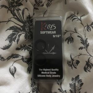 Black silicone tunnels